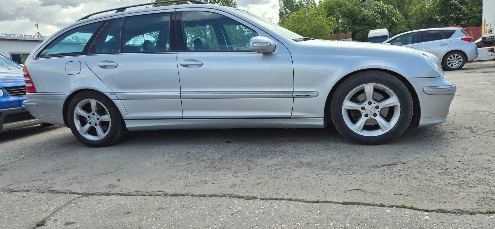 Mercedes-Benz C 220, снимка 6 - Автомобили и джипове - 56361412