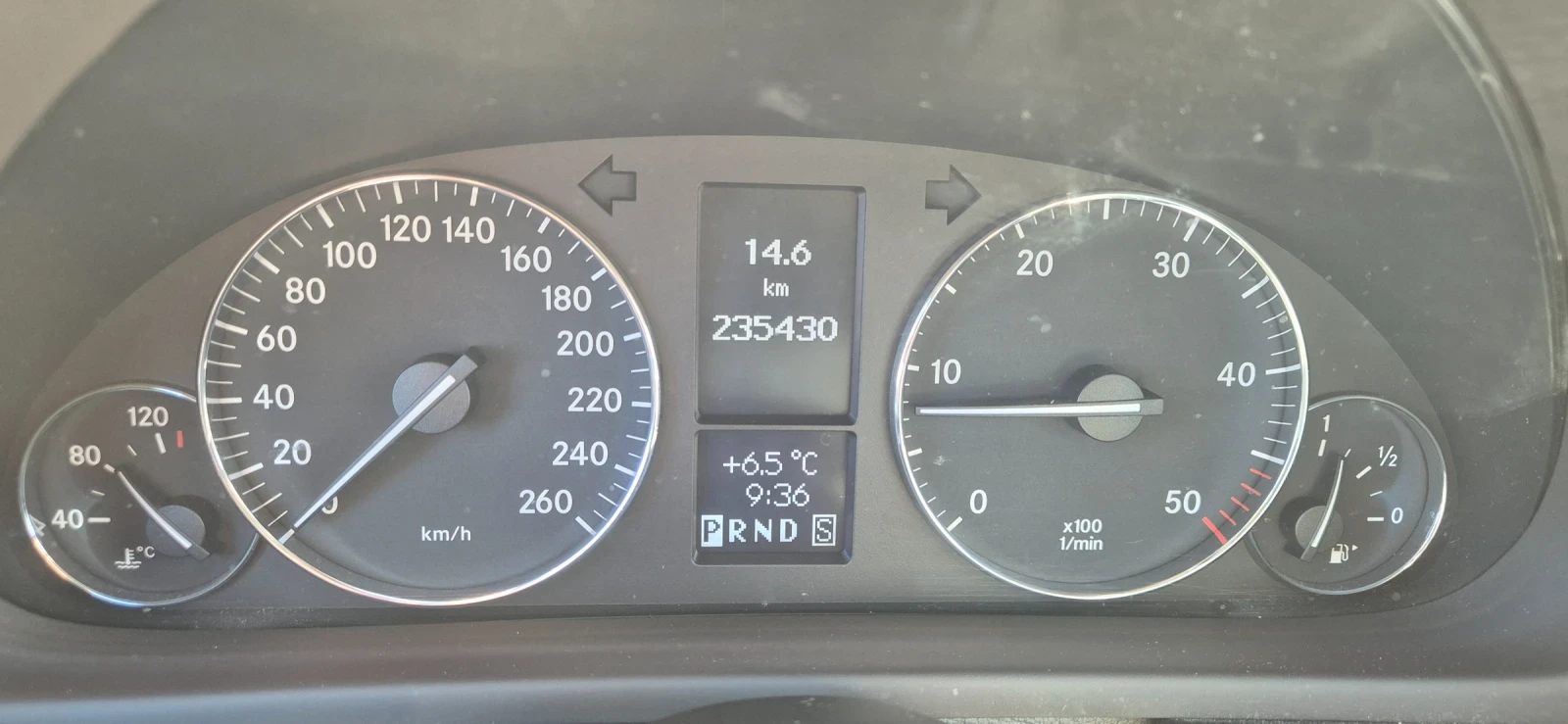 Mercedes-Benz C 220, снимка 4 - Автомобили и джипове - 56361412