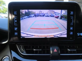 Toyota C-HR * HYBRID KEYLESS СЕРВИЗНА ИСТОРИЯ* , снимка 17