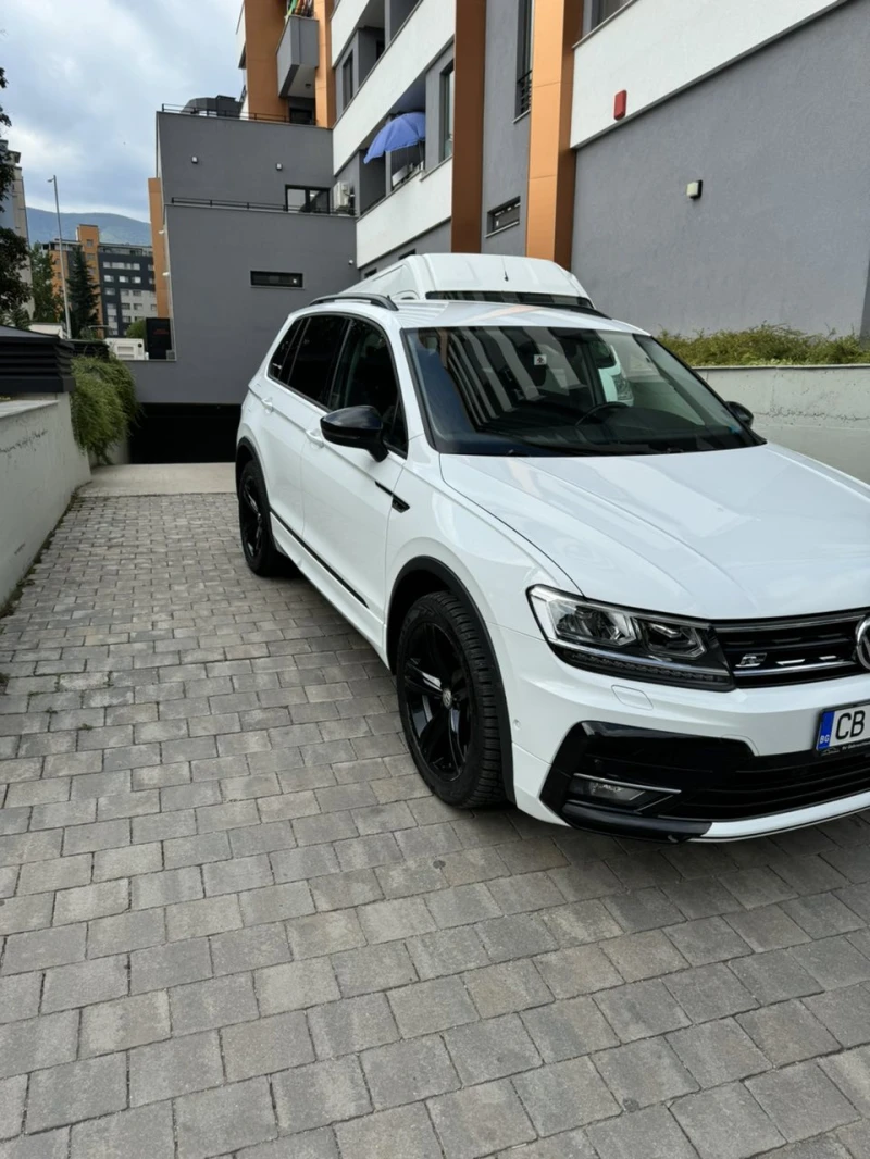 VW Tiguan 4Motion R-Line 2.0TDi/Virtualcockpit, снимка 2 - Автомобили и джипове - 46839236