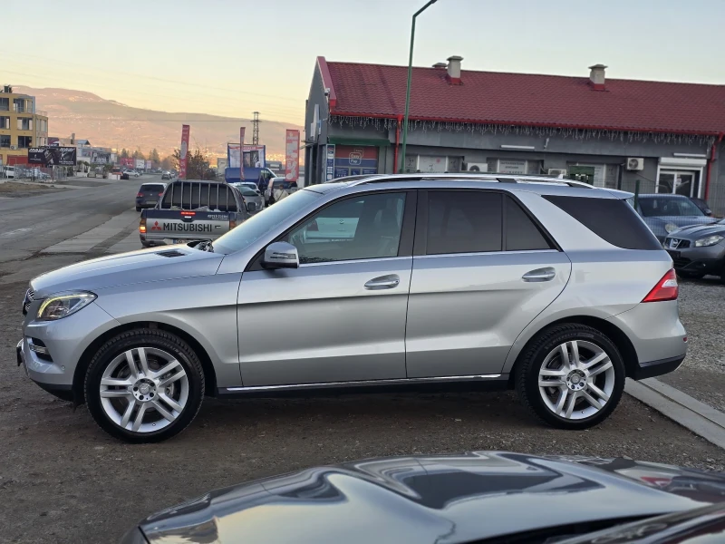 Mercedes-Benz ML 350 3.5CDI 258Hp  Панорама FullPack Топ Състояние, снимка 2 - Автомобили и джипове - 48731476