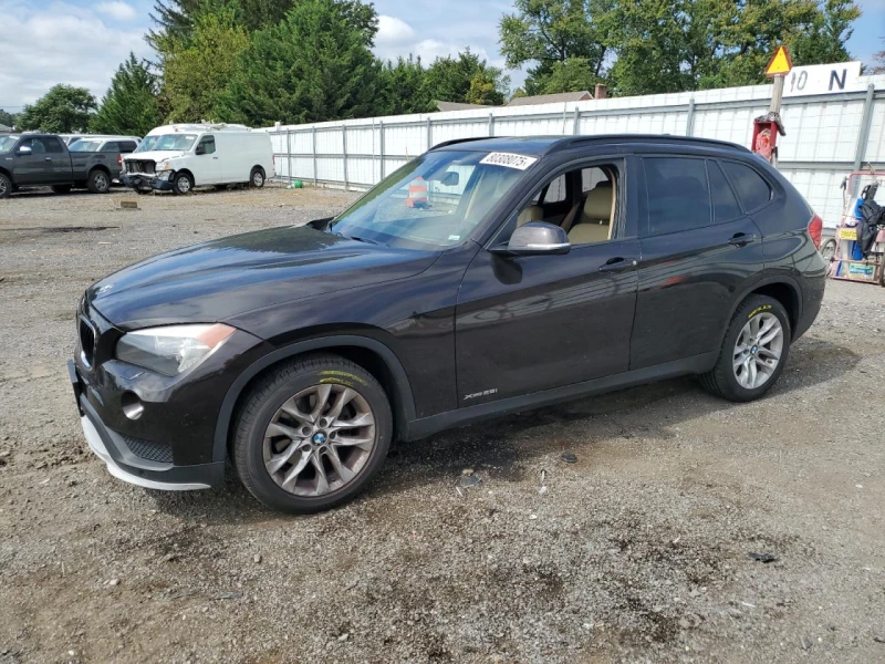 BMW X1 xDrive28i / 2.0 Turbo / Кожа / Панорама