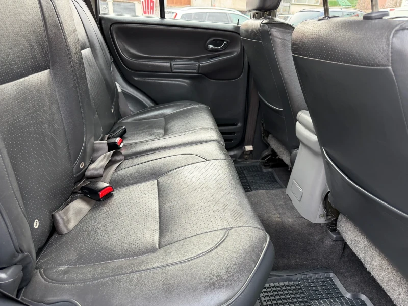 Suzuki Grand vitara 2.0HDI Много Запазен, снимка 13 - Автомобили и джипове - 53558631