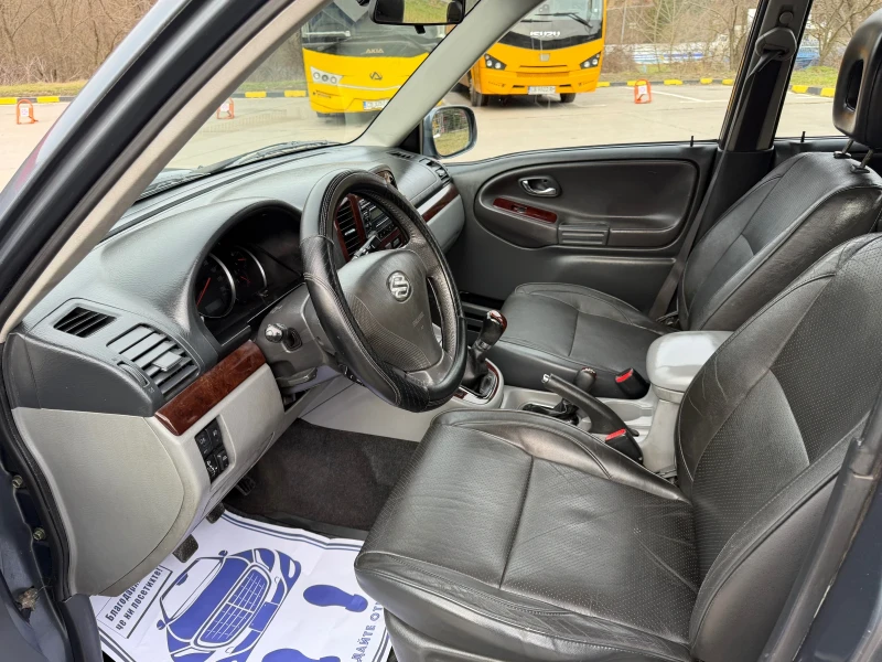 Suzuki Grand vitara 2.0HDI Много Запазен, снимка 9 - Автомобили и джипове - 53558631