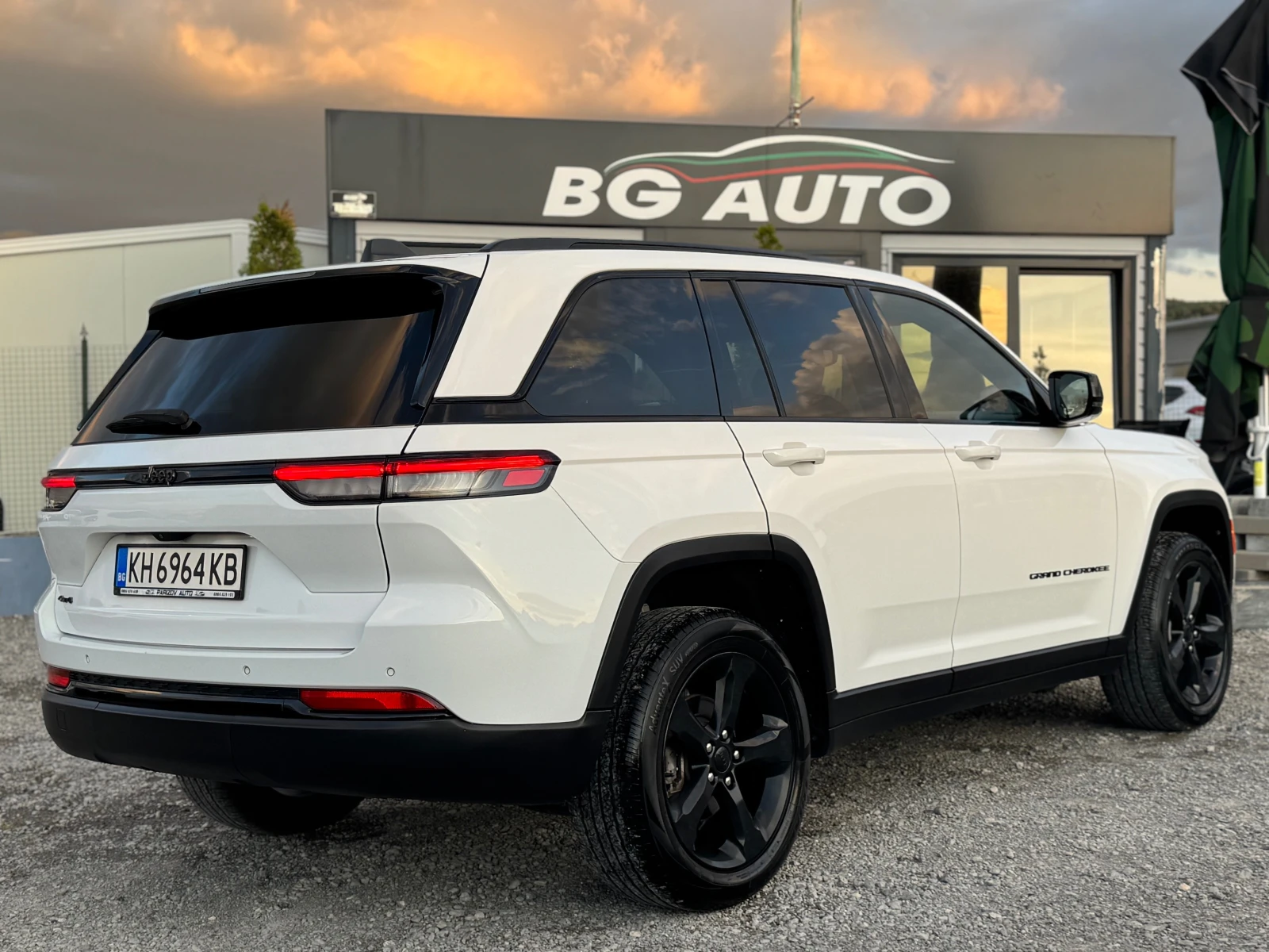 Jeep Grand cherokee //ГАЗ//74 ХИЛЯДИ//НАПЪЛНО ОБСЛУЖЕН// - изображение 4