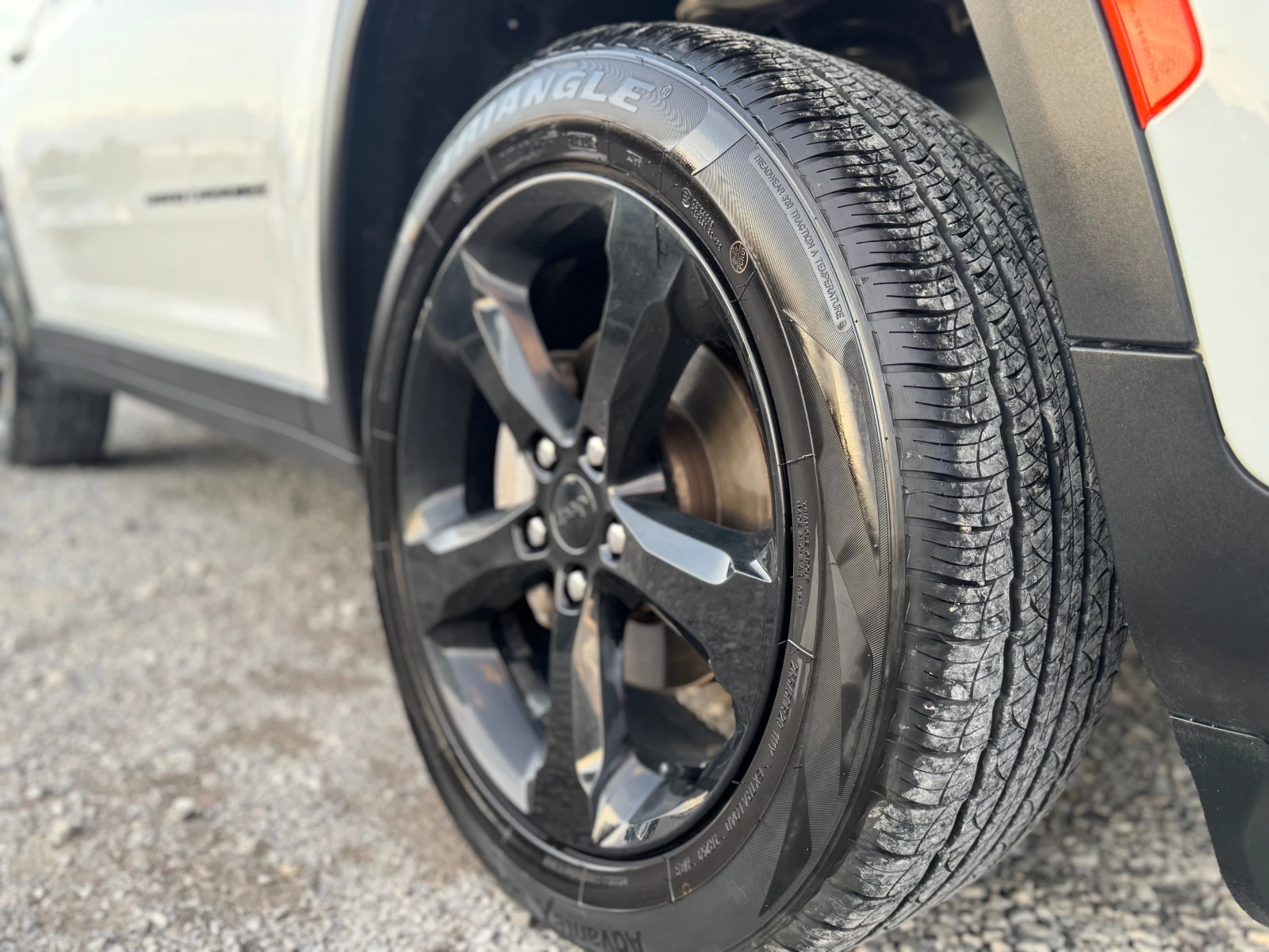 Jeep Grand cherokee //ГАЗ//74 ХИЛЯДИ//НАПЪЛНО ОБСЛУЖЕН// - изображение 8