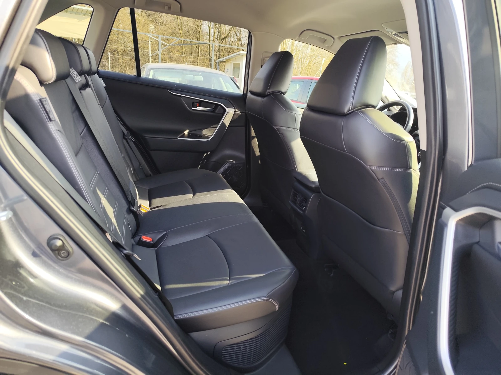 Toyota Rav4 2.5HYBRID* AWD* 4X4* LOUNGE* LED* NAVI* , снимка 11 - Автомобили и джипове - 53875559