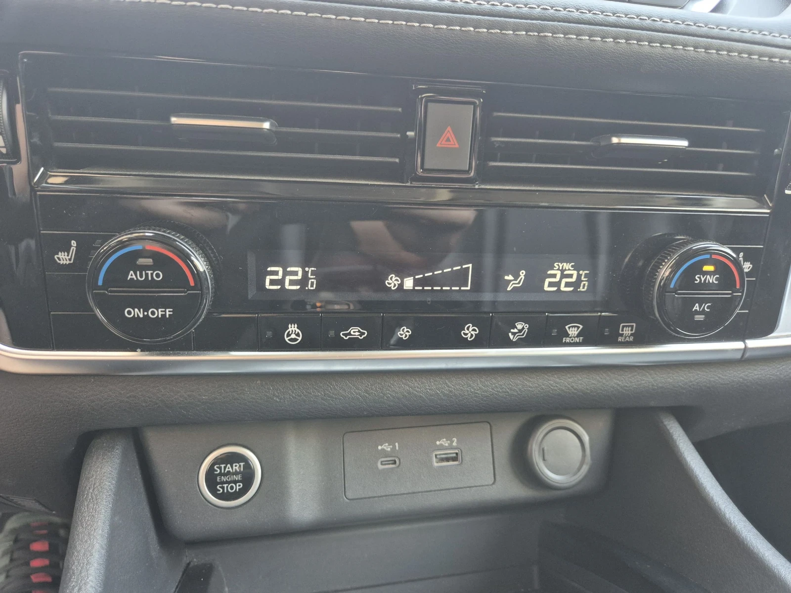 Nissan X-trail 2.5i, 4X4, снимка 12 - Автомобили и джипове - 54760700