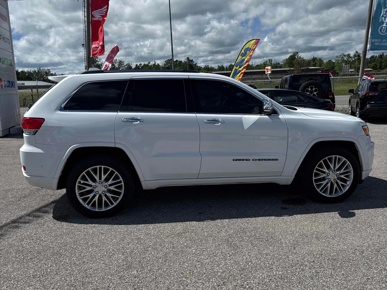 Jeep Grand cherokee * Overland * CARFAX * ЦЕНА ДО БГ, снимка 3 - Автомобили и джипове - 55806762