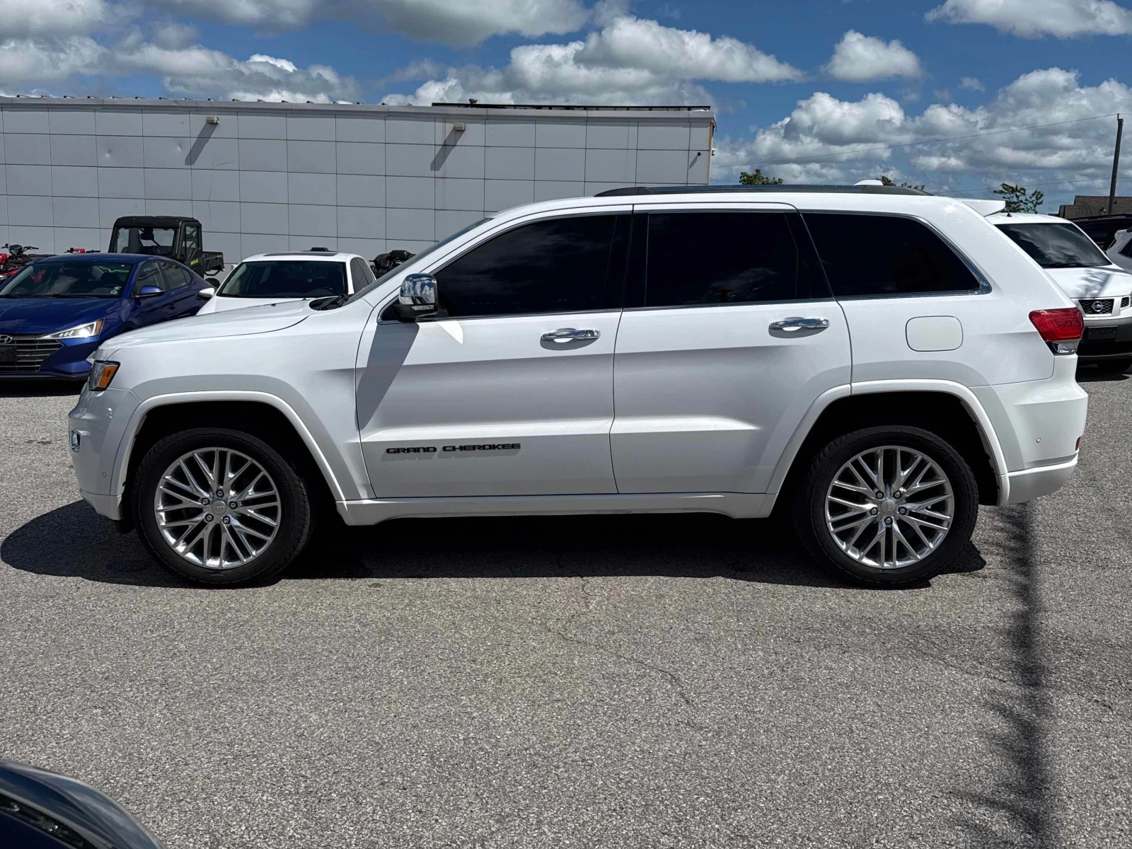 Jeep Grand cherokee * Overland * CARFAX * ЦЕНА ДО БГ, снимка 2 - Автомобили и джипове - 55806762