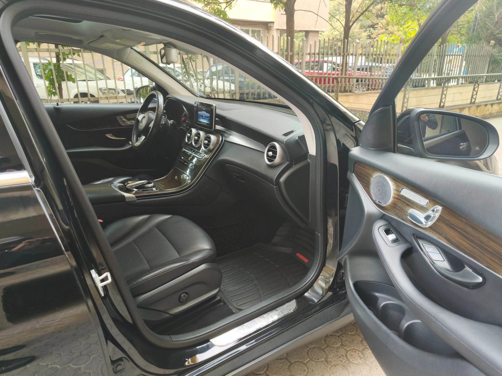 Mercedes-Benz GLC 300, снимка 13 - Автомобили и джипове - 56142873