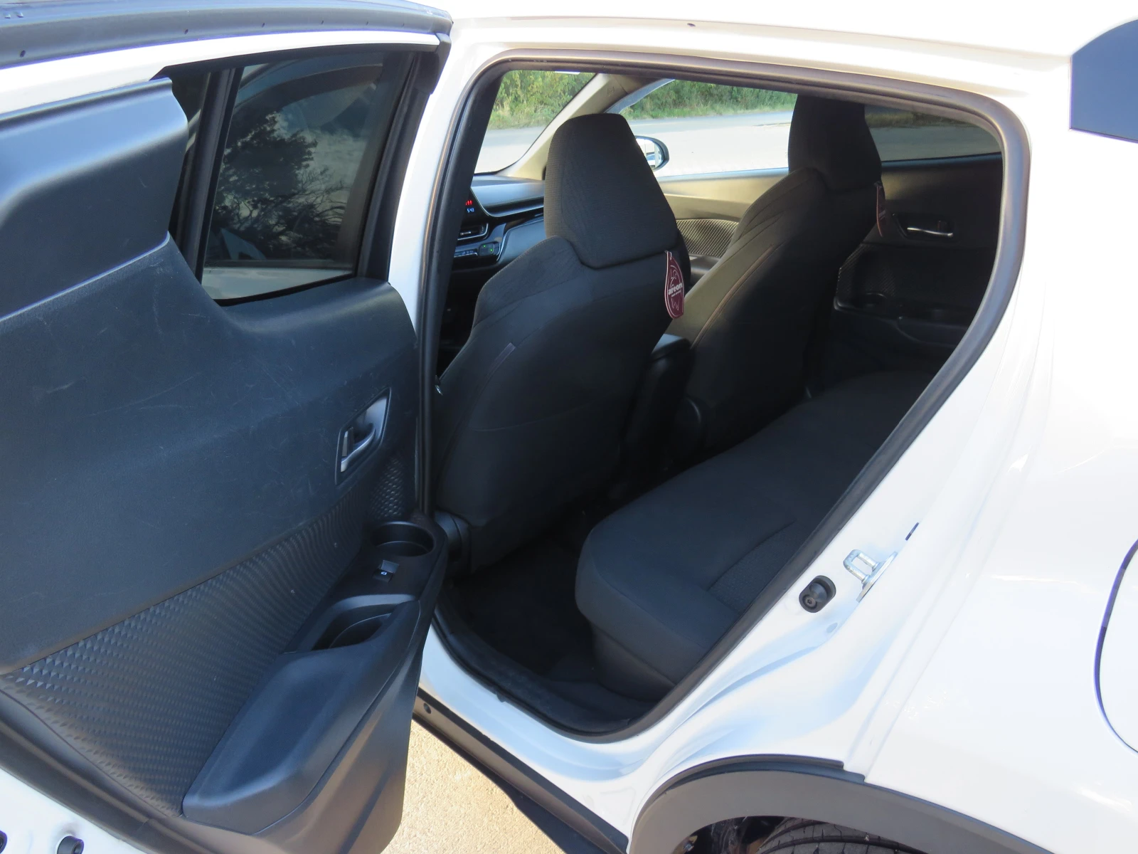 Toyota C-HR * HYBRID KEYLESS СЕРВИЗНА ИСТОРИЯ* , снимка 10 - Автомобили и джипове - 56231438