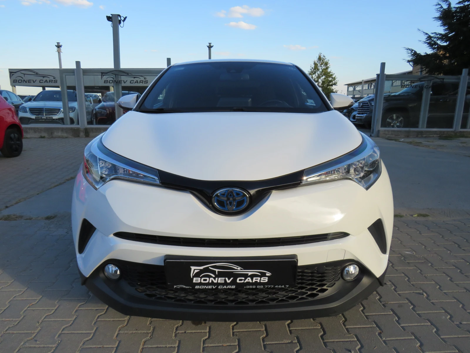 Toyota C-HR * HYBRID KEYLESS СЕРВИЗНА ИСТОРИЯ* , снимка 2 - Автомобили и джипове - 56231438