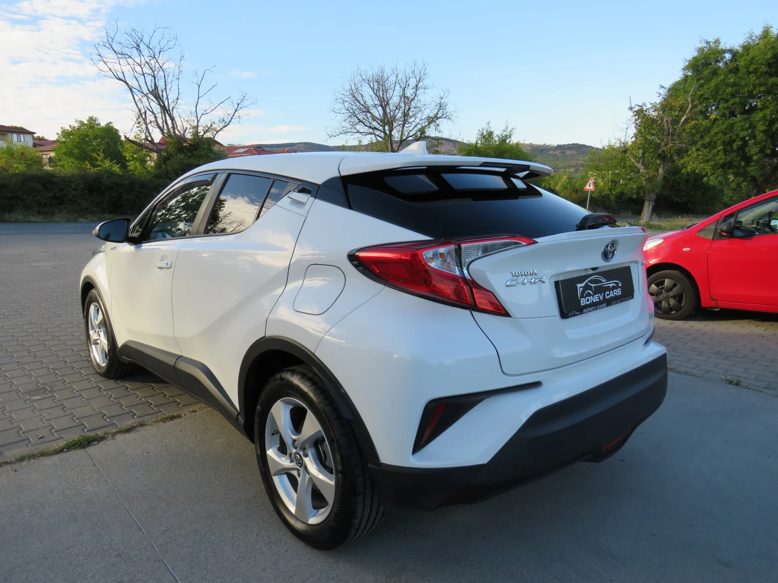 Toyota C-HR * HYBRID KEYLESS СЕРВИЗНА ИСТОРИЯ* , снимка 7 - Автомобили и джипове - 56231438
