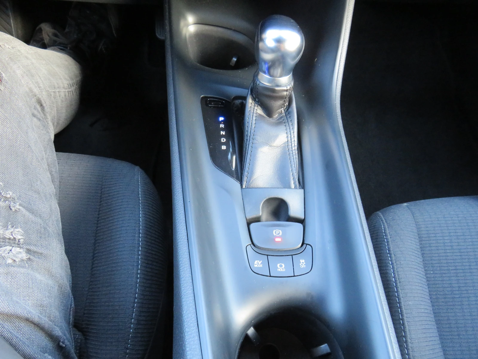 Toyota C-HR * HYBRID KEYLESS СЕРВИЗНА ИСТОРИЯ* , снимка 15 - Автомобили и джипове - 56231438