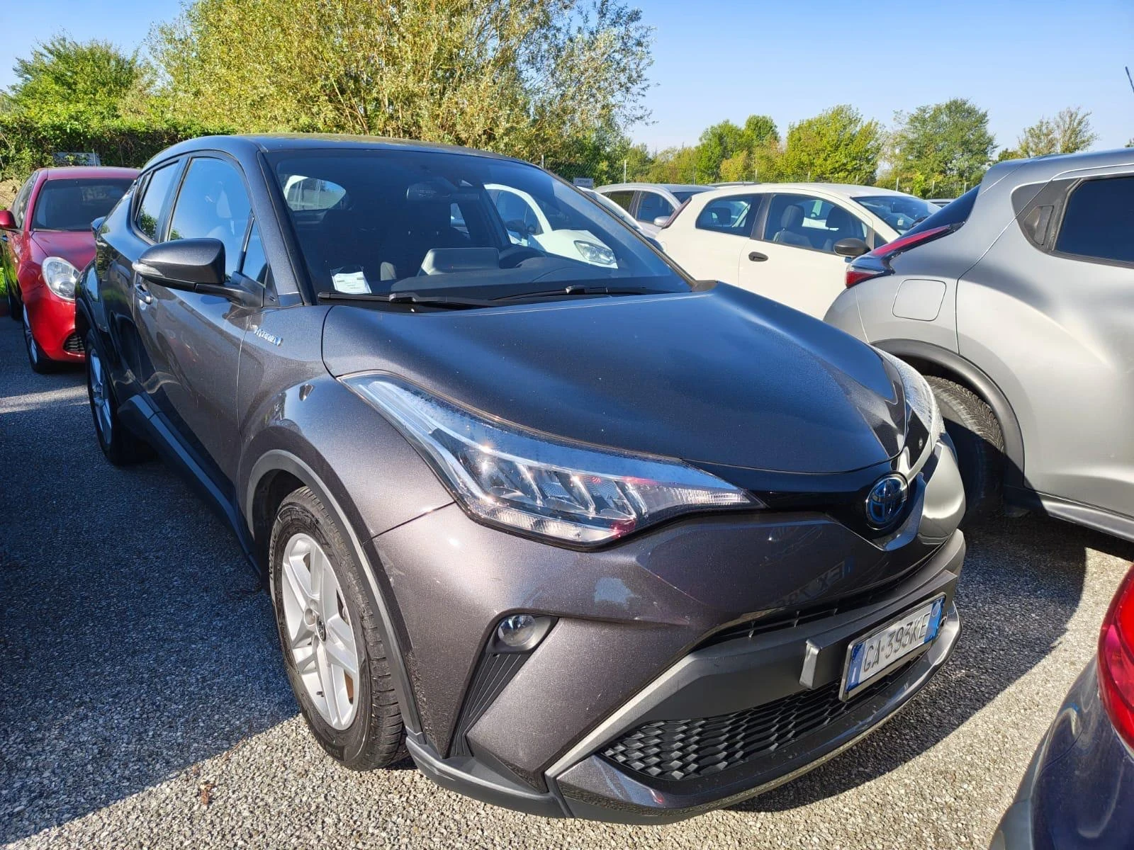Toyota C-HR 1.8 Хибрид 99 к.с