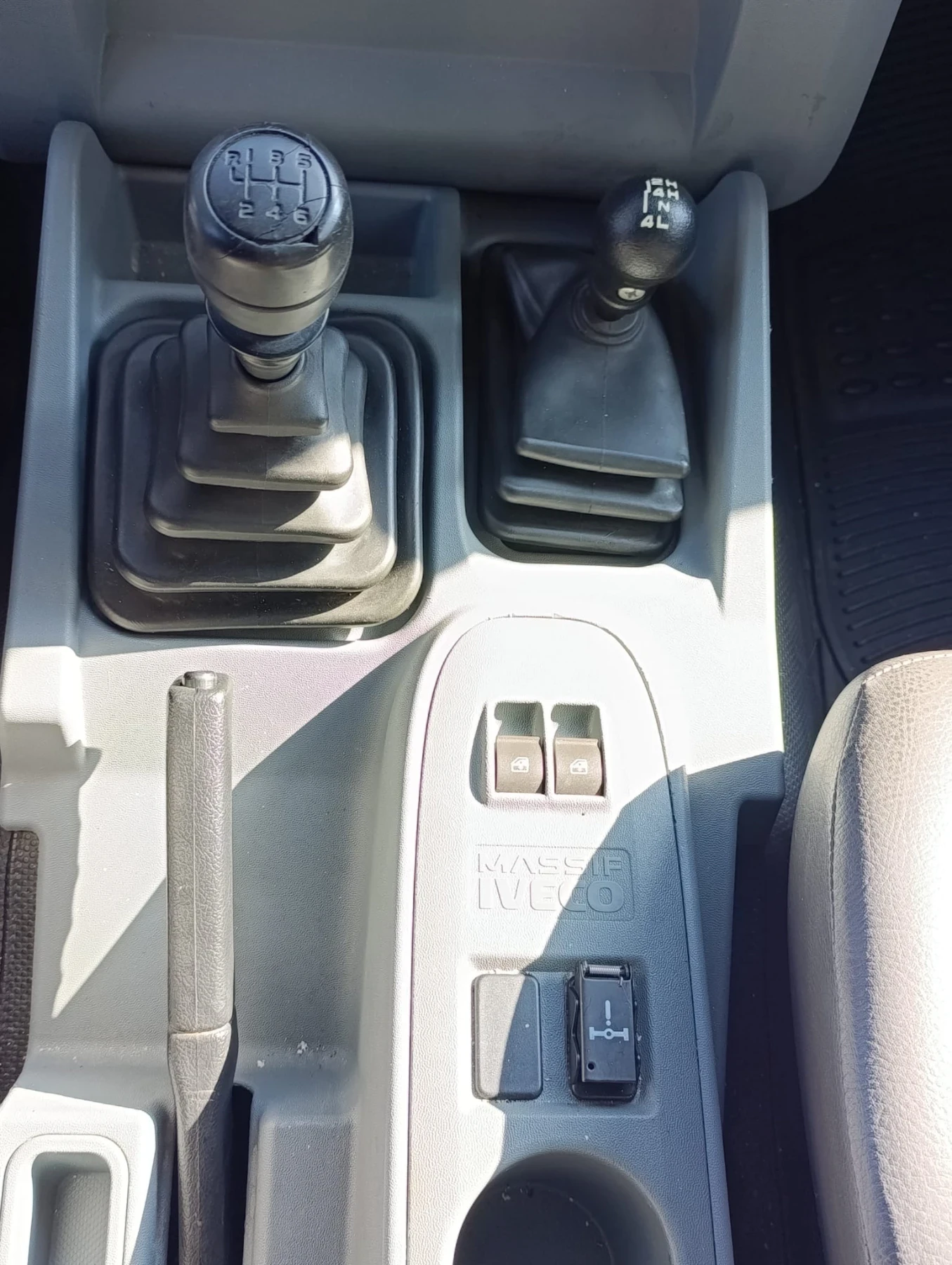 Iveco Massive 3.0, снимка 11 - Автомобили и джипове - 56653146
