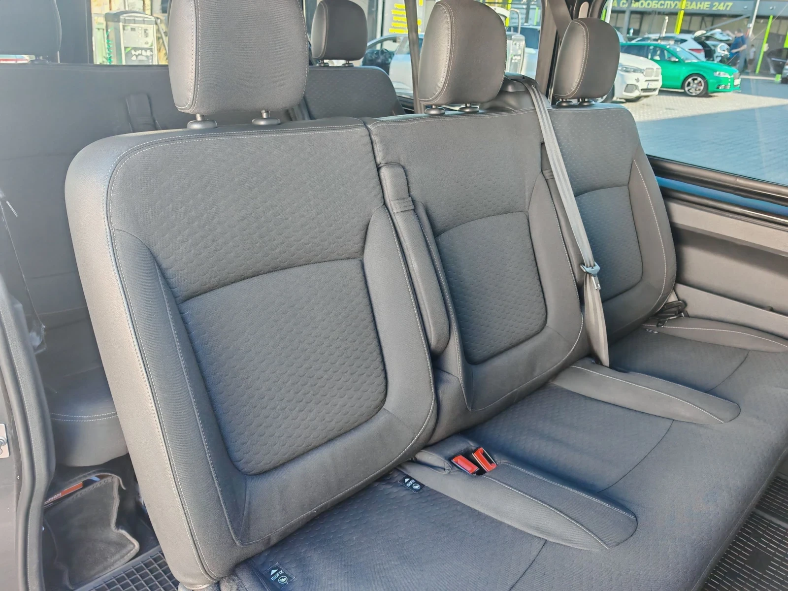 Opel Vivaro, снимка 6 - Бусове и автобуси - 54655454