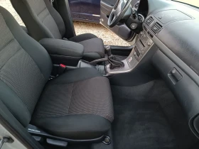 Toyota Avensis 1.8 i  Бензин, снимка 9