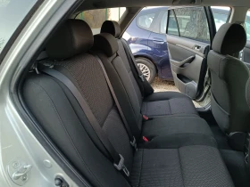 Toyota Avensis 1.8 i  Бензин, снимка 11