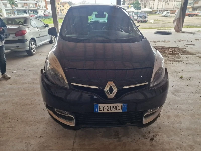 Renault Scenic 1.5 dci, снимка 4 - Автомобили и джипове - 46717225