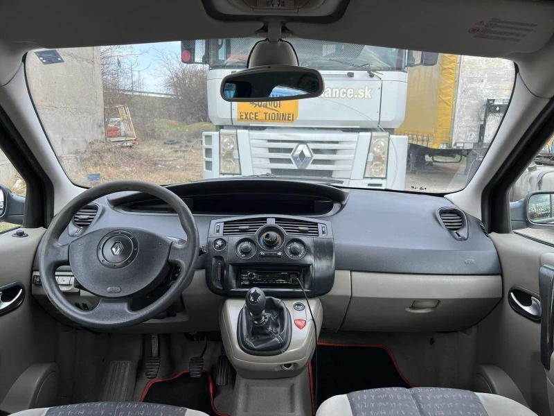 Renault Scenic 2.0, снимка 7 - Автомобили и джипове - 46694555