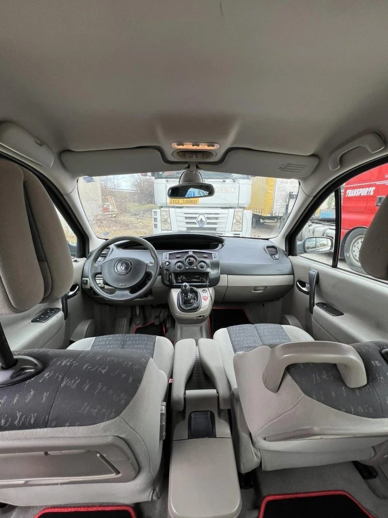 Renault Scenic 2.0, снимка 8 - Автомобили и джипове - 46694555