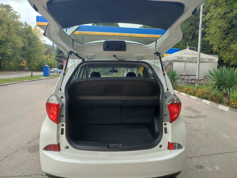 Toyota Verso S 1.33VVT-i 6 ск. ШВЕЙЦАРИЯ , снимка 15 - Автомобили и джипове - 47547987