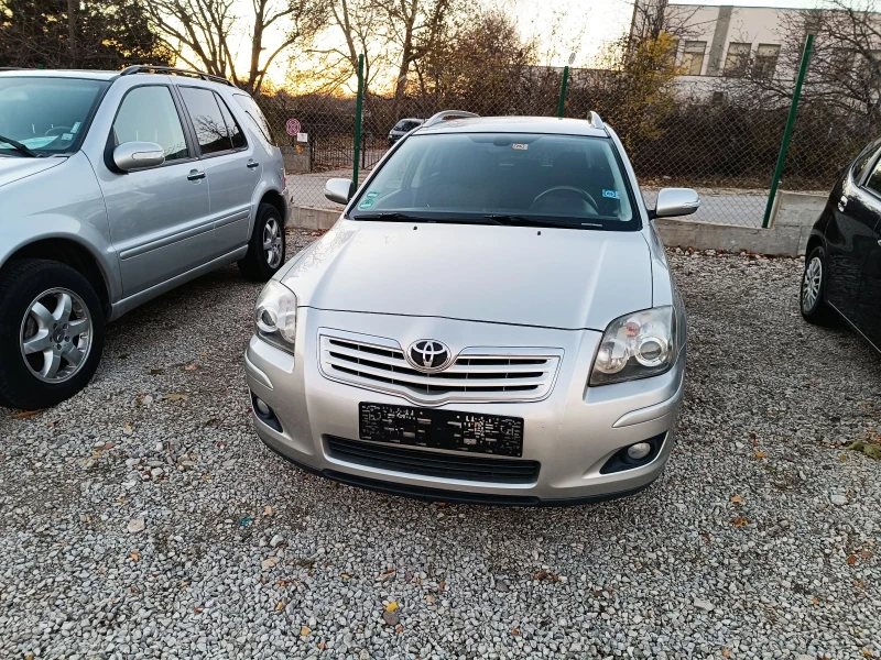 Toyota Avensis 1.8 i  Бензин, снимка 2 - Автомобили и джипове - 48262914