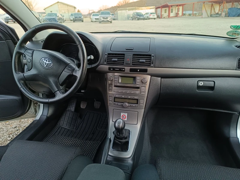 Toyota Avensis 1.8 i  Бензин, снимка 9 - Автомобили и джипове - 48262914