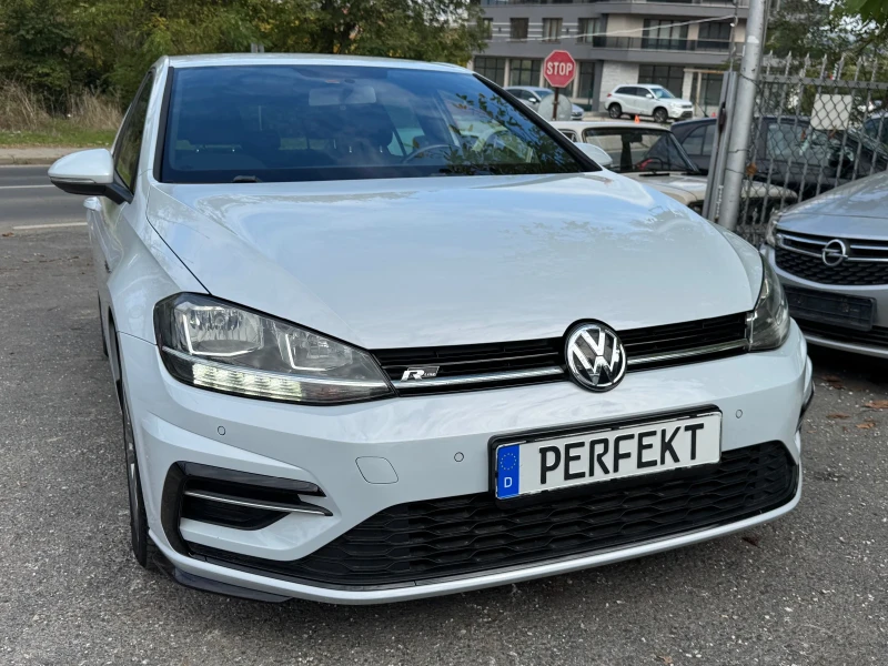 VW Golf 1.6TDI DSG* R-Line, снимка 14 - Автомобили и джипове - 52181641