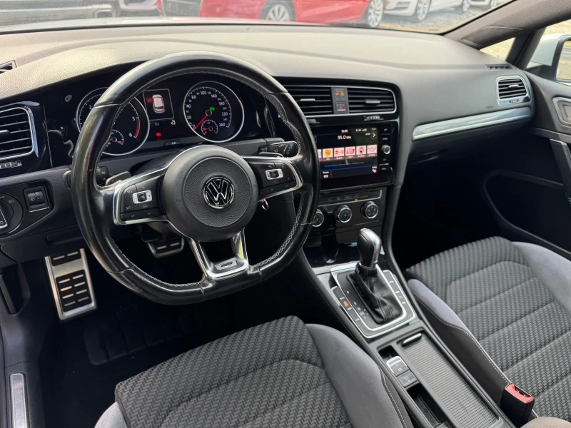 VW Golf 1.6TDI DSG* R-Line, снимка 8 - Автомобили и джипове - 52181641