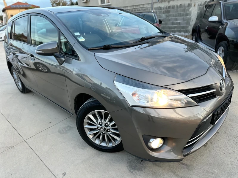 Toyota Verso 1.6d4d EURO 6b Панорама!Камера!Нави!Кожа!, снимка 3 - Автомобили и джипове - 52248931