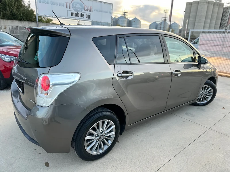 Toyota Verso 1.6d4d EURO 6b Панорама!Камера!Нави!Кожа!, снимка 4 - Автомобили и джипове - 52248931