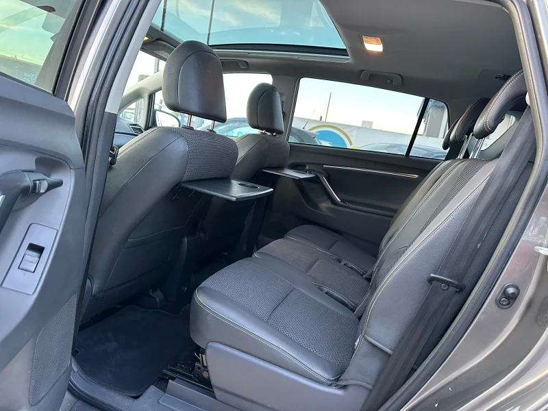 Toyota Verso 1.6d4d EURO 6b Панорама!Камера!Нави!Кожа!, снимка 12 - Автомобили и джипове - 52248931