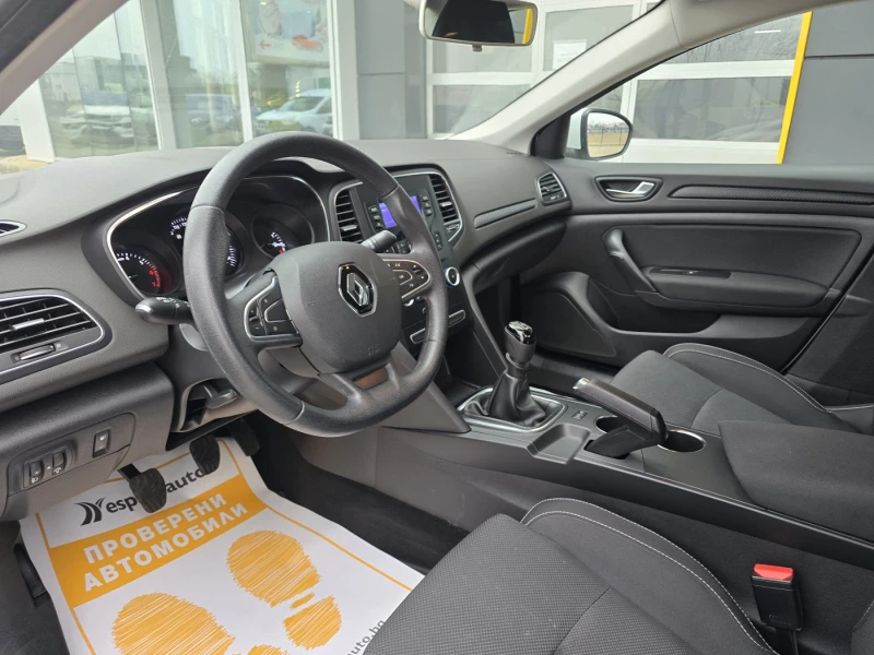 Renault Megane 1.3TCe 140 к.с./Life, снимка 10 - Автомобили и джипове - 53123128