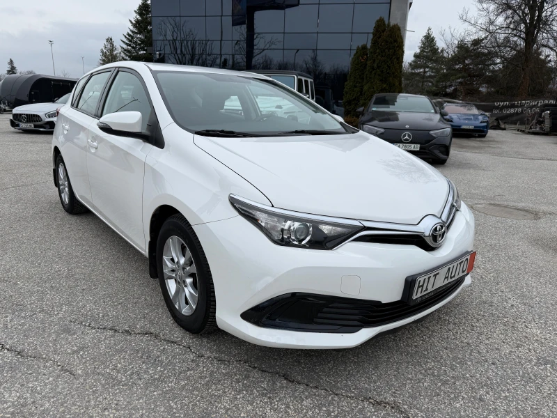 Toyota Auris, снимка 4 - Автомобили и джипове - 53186683