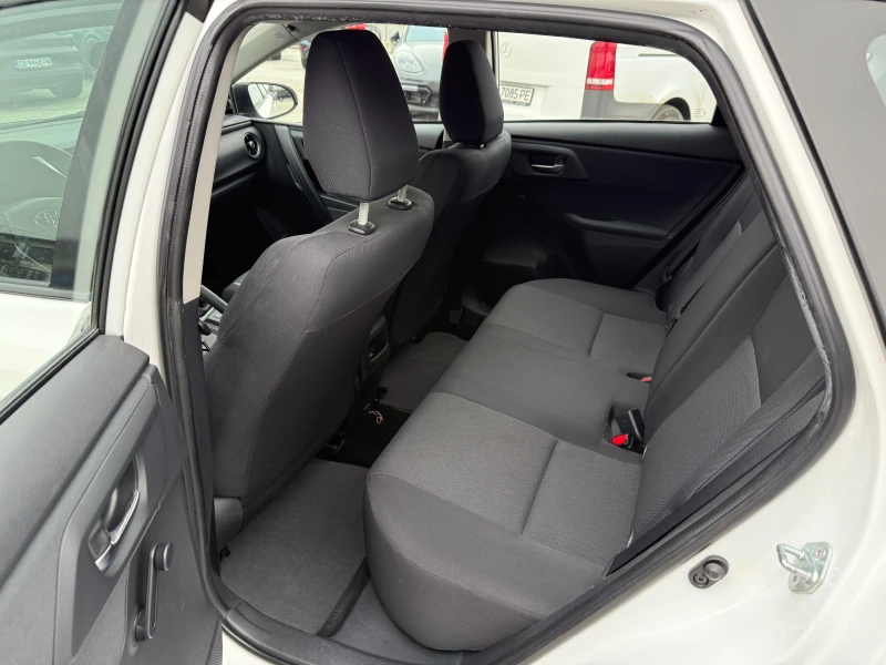 Toyota Auris, снимка 14 - Автомобили и джипове - 53186683