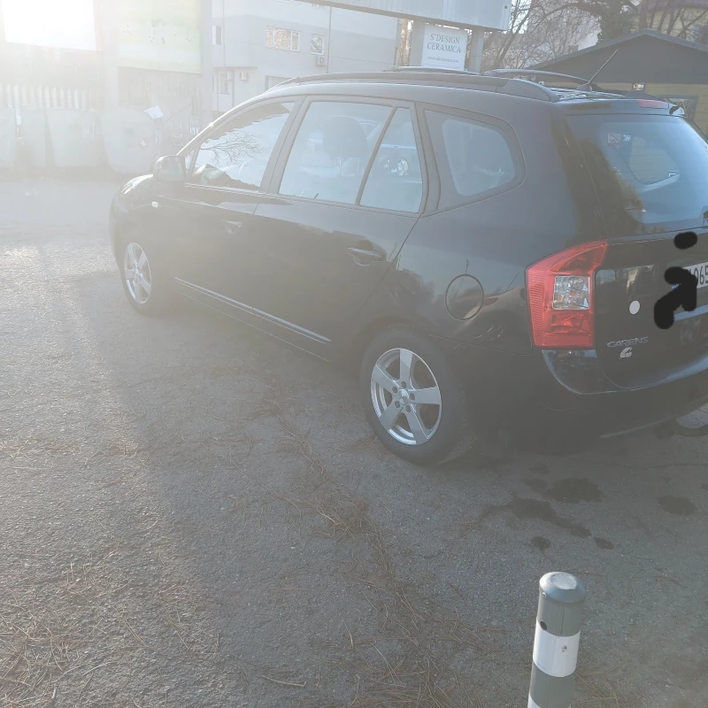 Kia Carens, снимка 8 - Автомобили и джипове - 53530781