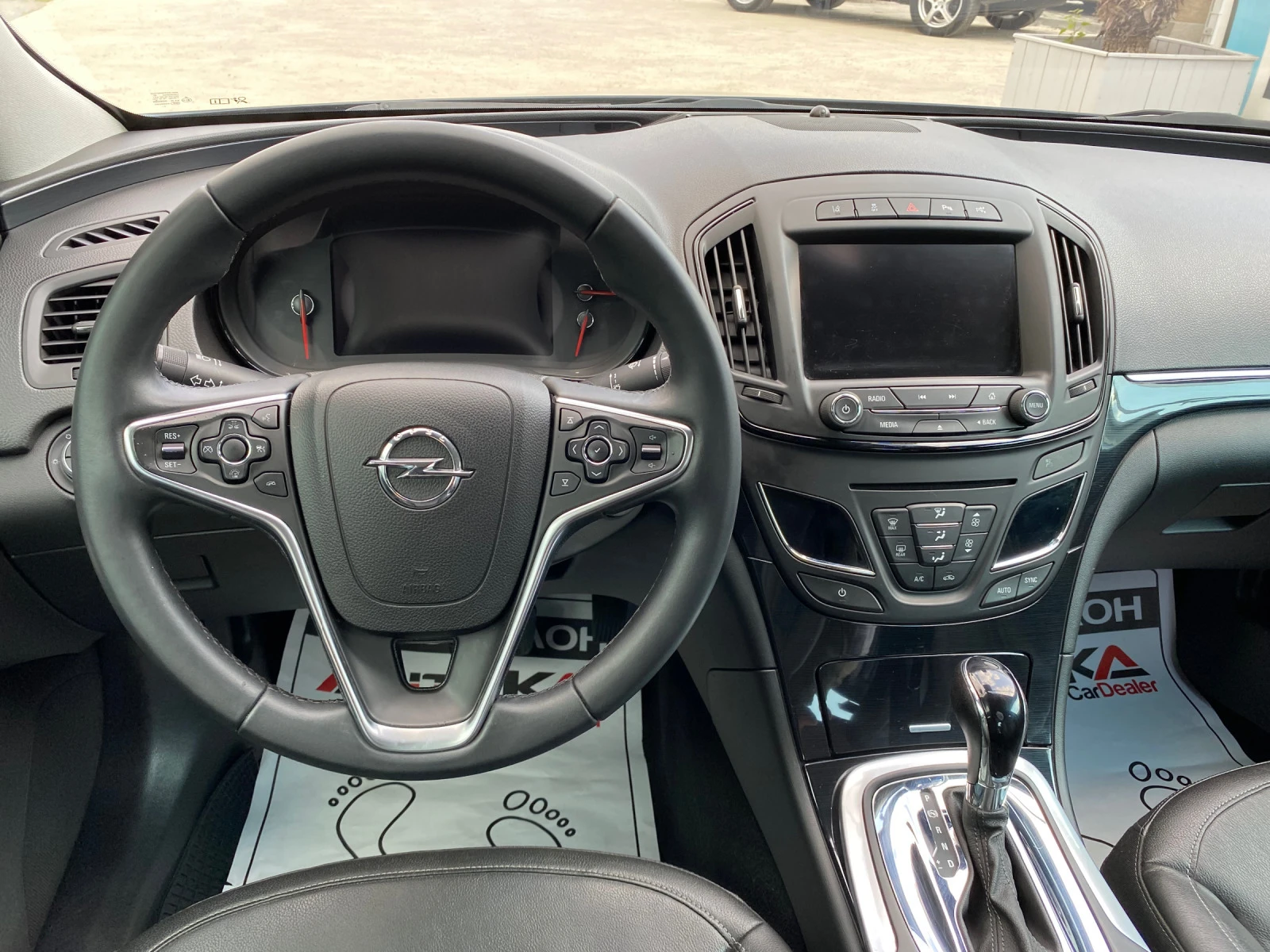 Opel Insignia 2.0CDTI-130кс= АВТОМАТ= DIGITAL COCPIT= DISTRONIC - изображение 10