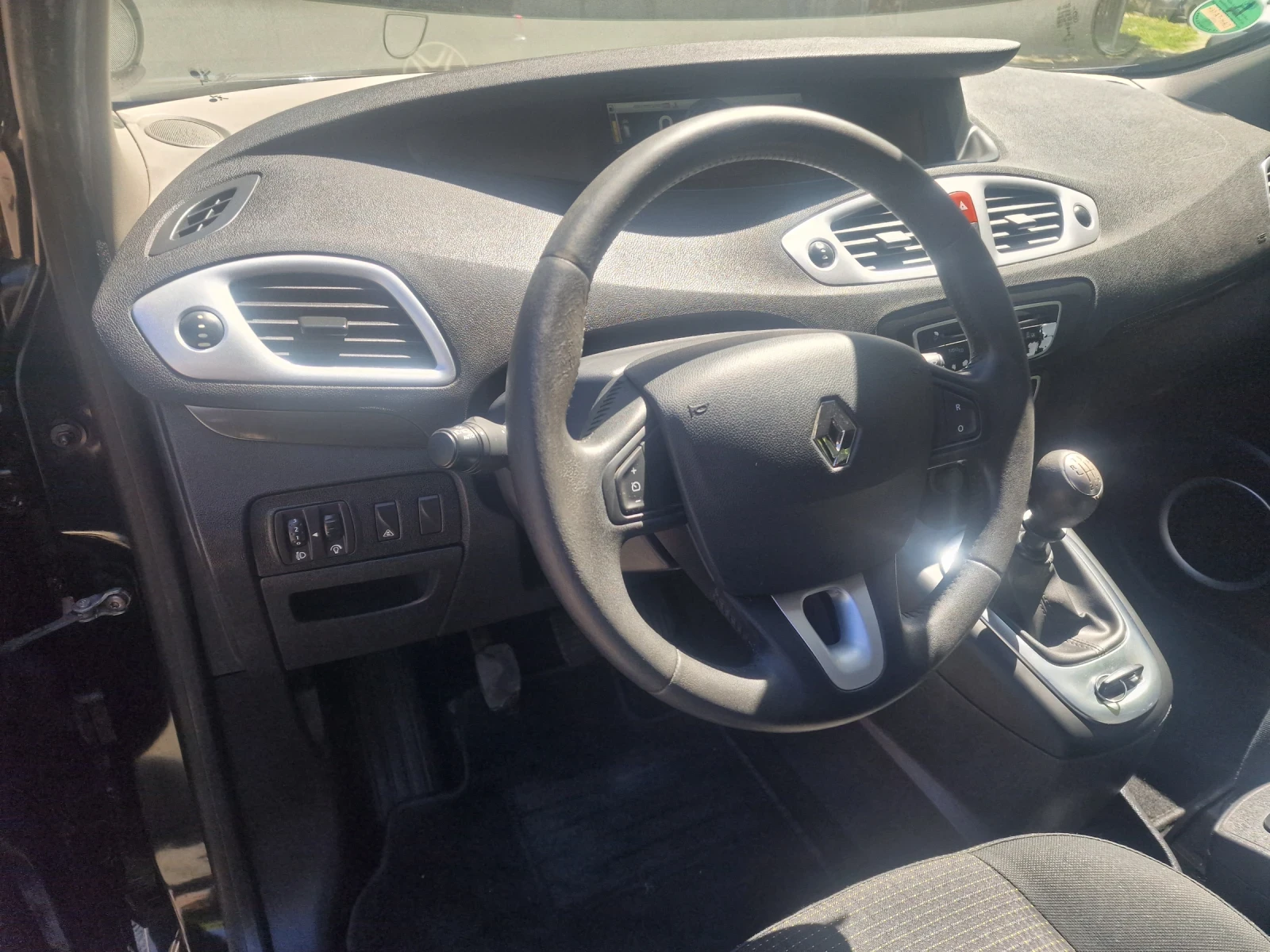 Renault Grand scenic 1.9 dCi 131 к.с. 7 места - изображение 9