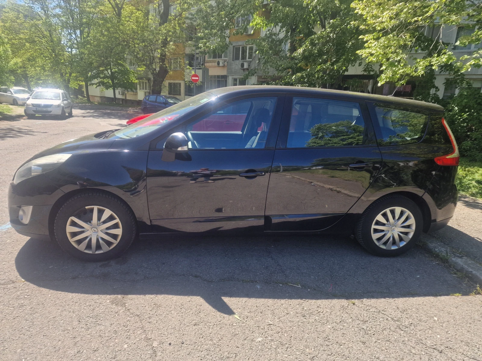 Renault Grand scenic 1.9 dCi 131 к.с. 7 места - изображение 3