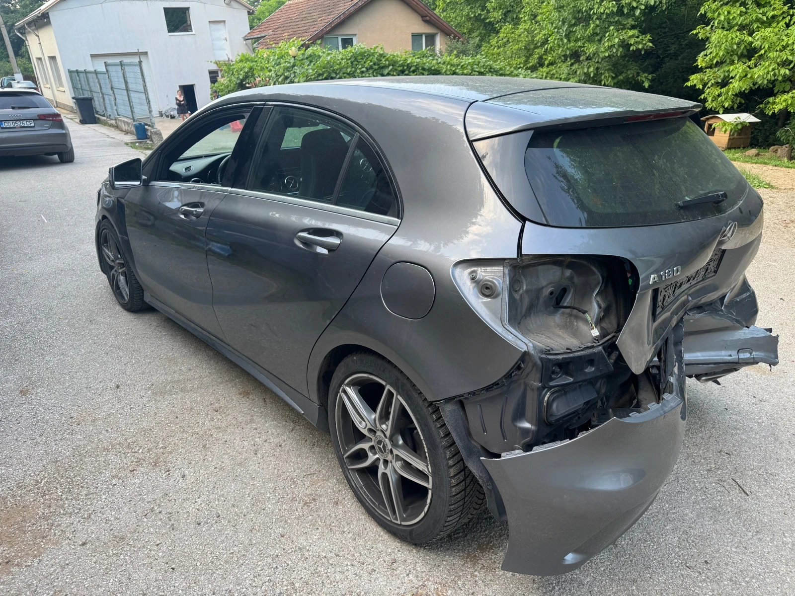 Mercedes-Benz A 180 180 AMG OPTIC - изображение 4