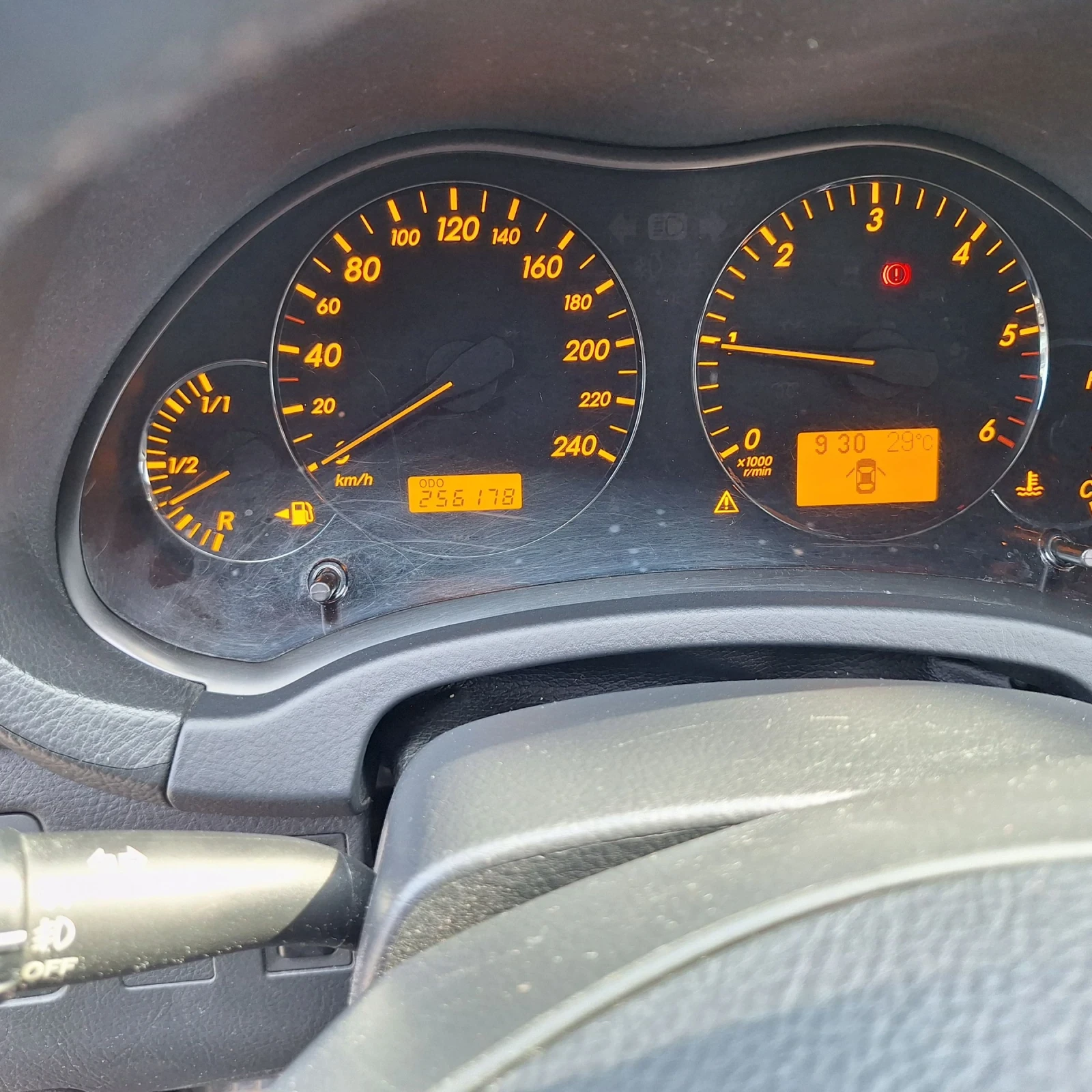 Toyota Avensis D4D 2.0 126  - изображение 7