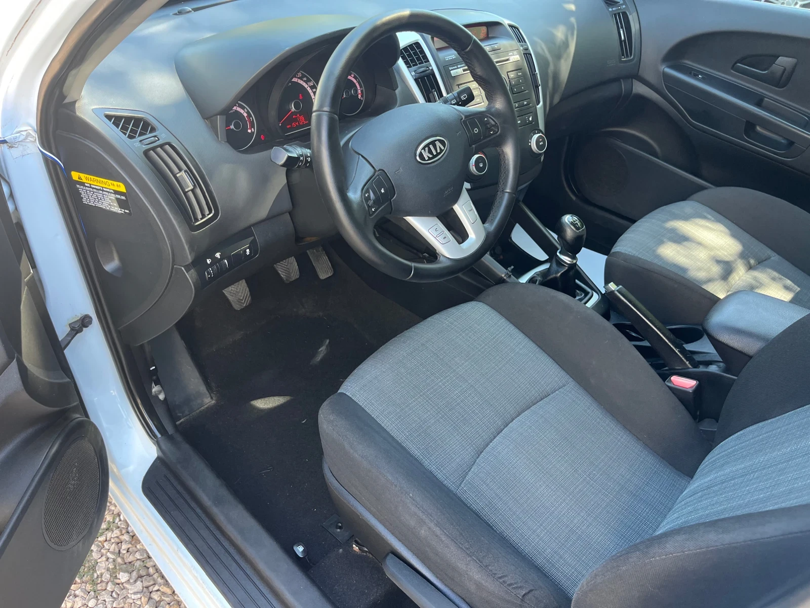 Kia Ceed 1.4i   | Mobile.bg   14