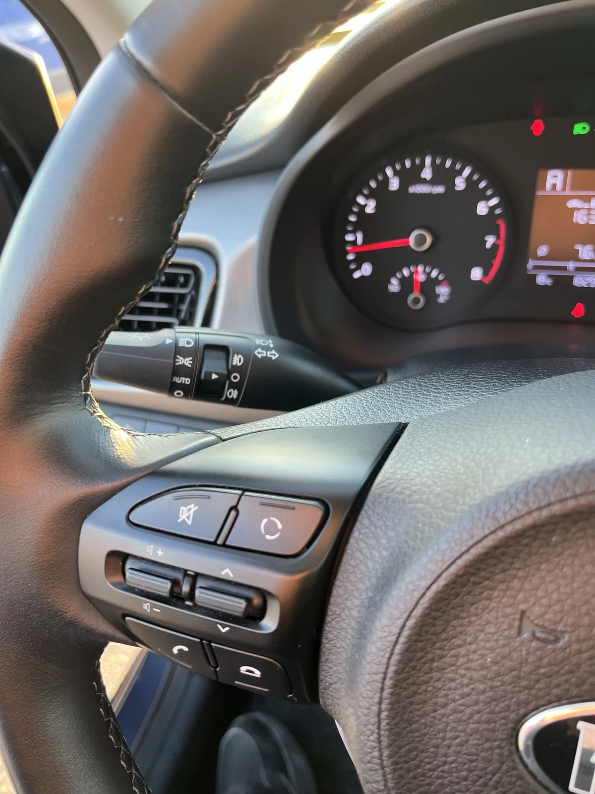 Kia Rio Executive - изображение 8