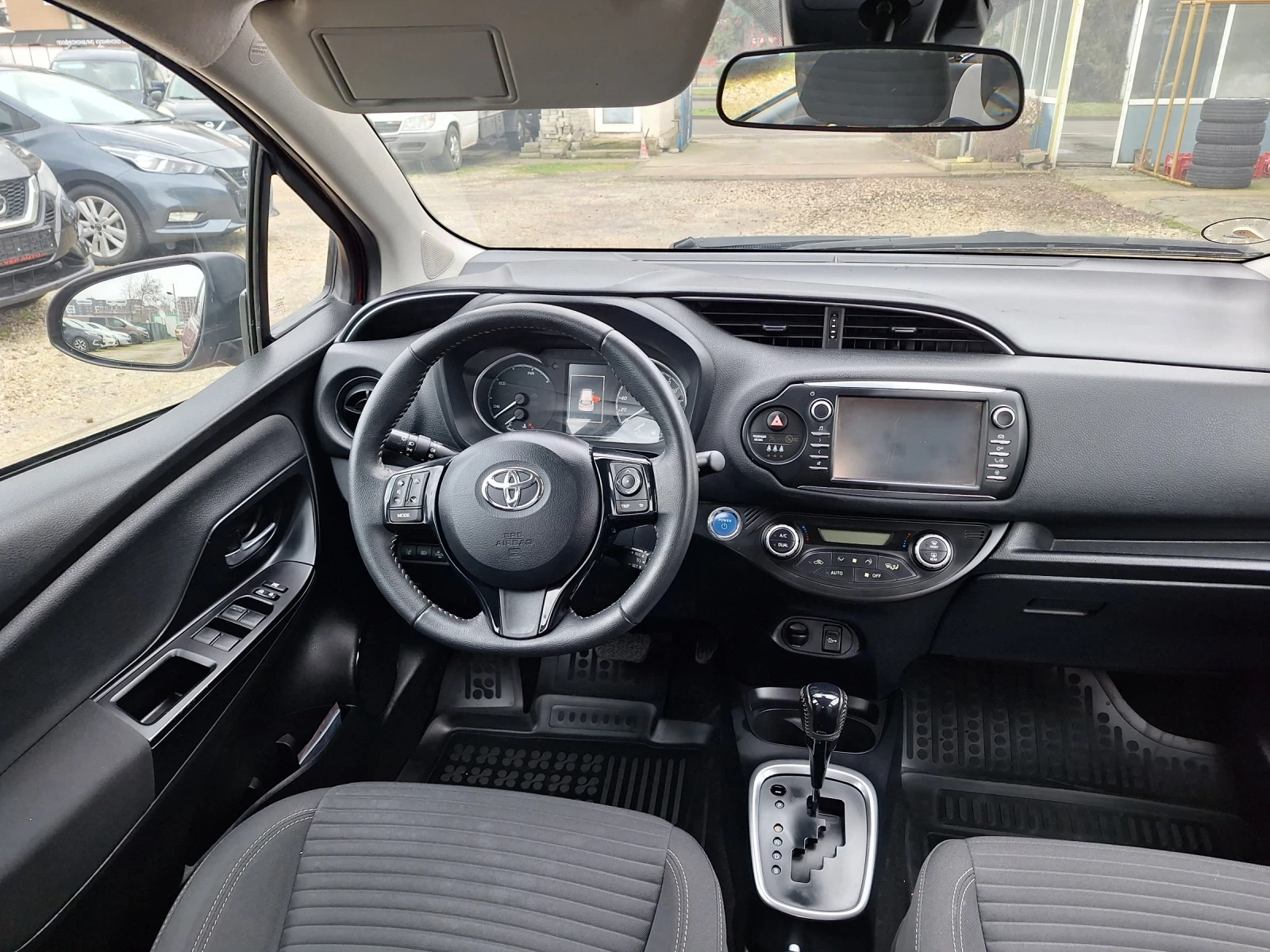 Toyota Yaris 1.5 hybrid | Mobile.bg � ����������� 10