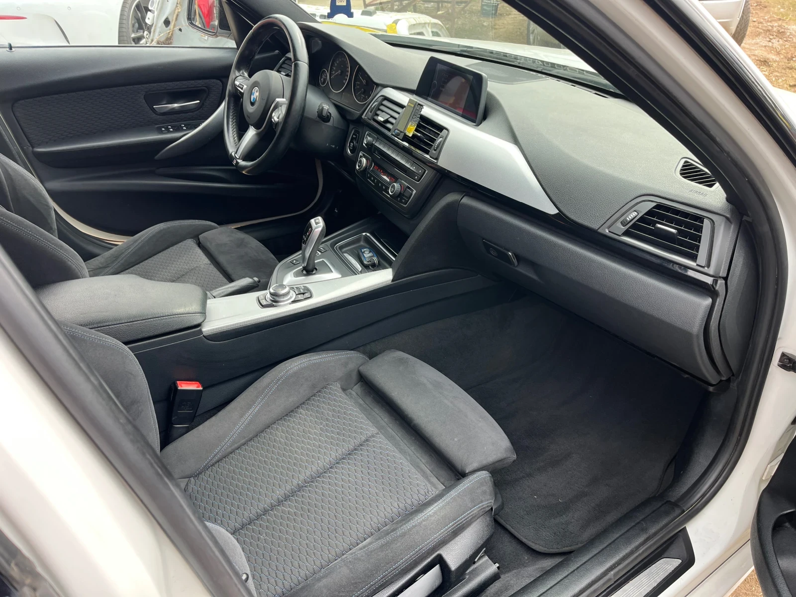 BMW 320, снимка 10 - Автомобили и джипове - 53929819