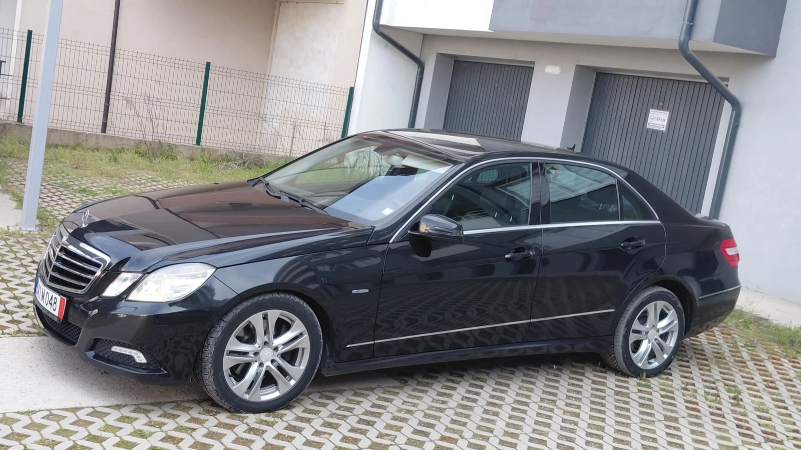 Mercedes-Benz E 350 AVANGARD, снимка 3 - Автомобили и джипове - 54452787