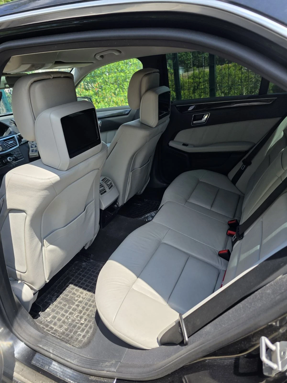 Mercedes-Benz E 350, снимка 13 - Автомобили и джипове - 54890291